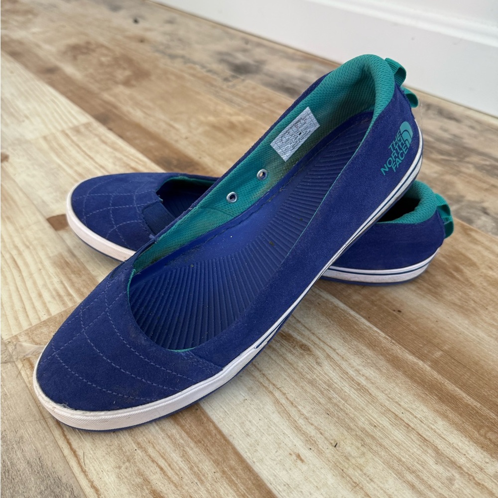 The North Face Women's Blue and Teal Flats